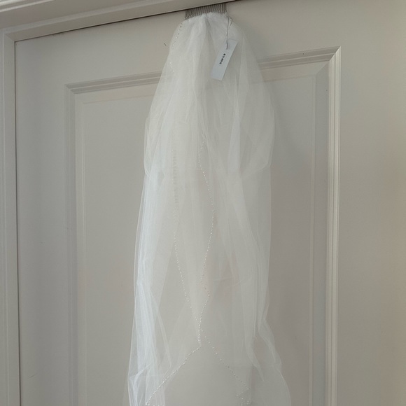 Wedding Veil, Pearl and silver bead edged by Dareth Colburn - Picture 5 of 5